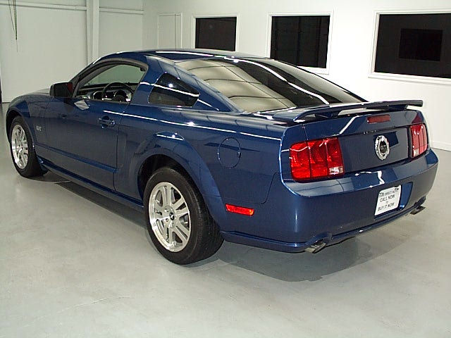 2006 Ford mustang premium specs