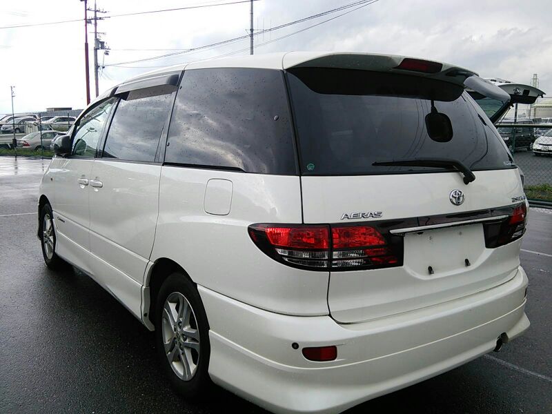 Featured 2004 Toyota Estima Aeras G Edition at J-Spec Imports